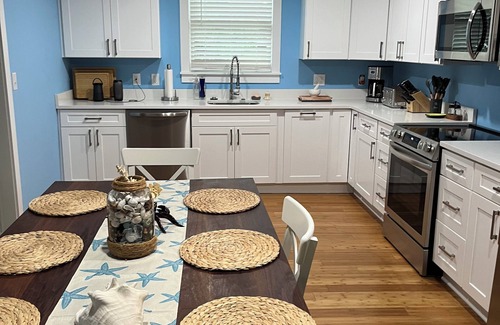 Saint Simons Island Cottage | Charming 3-bedroom cottage with WiFi and AC in tranquil St. Simons Island