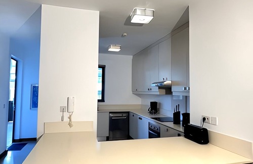 Pereybere Villa | Charming 3-bedroom beachfront villa with WiFi, gym, pool & garden