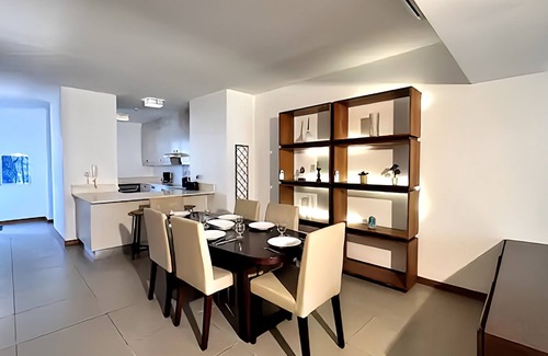 Pereybere Villa | Charming 3-bedroom beachfront villa with WiFi, gym, pool & garden