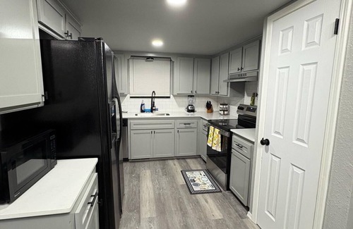 Central Oklahoma City House | Charming 3-bedroom house with AC, WiFi in amazing Oklahoma City