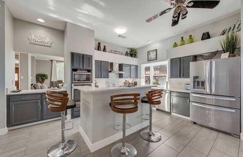 Grand Prairie House | Charming 3-bedroom house in wonderful Grand Prairie with Pool Table and Office