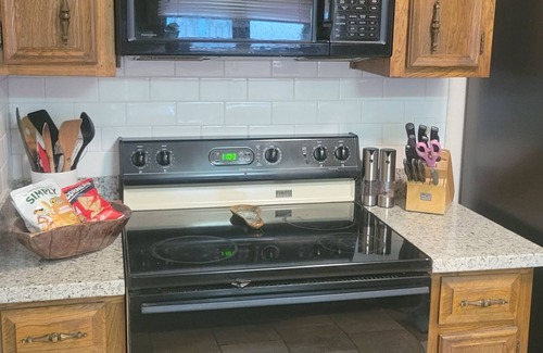 Bowie House | Charming 3 Bedroom & 2.5 Bath w/Pool and Playground