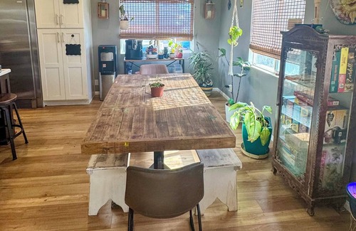 Camarillo House | Charming 3-bedroom 2 bath house in Camarillo with WiFi, AC, jacuzzi, fenced yard