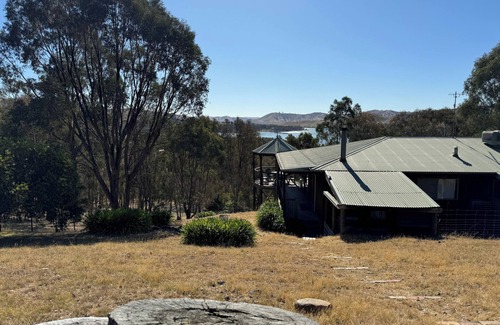 Bonnie Doon House | Charming 3-bedroom house in serene Bonnie Doon with lake views