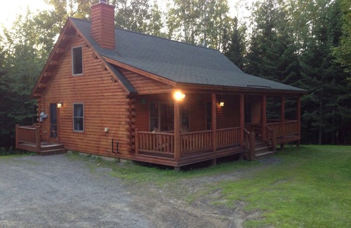 Rangeley Cabin | Charming 3-bedroom cabin with fitness room, WiFi in serene Rangeley