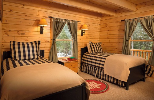 Rangeley Cabin | Charming 3-bedroom cabin with fitness room, WiFi in serene Rangeley