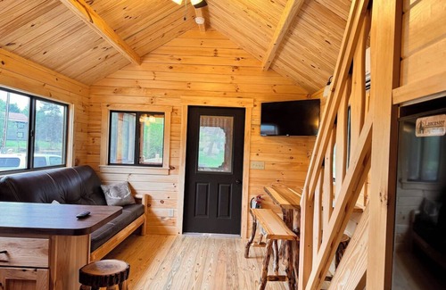 Ely Apartment | Charming 3-bedroom cabin with WiFi and AC in soothing Ely