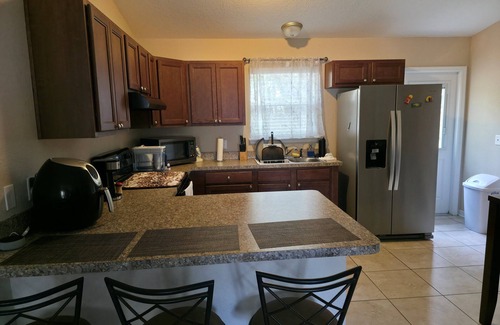 Fellowship House | Charming 3-bedroom estate in wonderful Ocala with WiFi, AC, TV, and Work space.