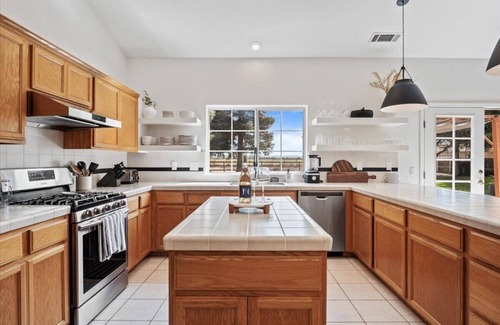 Los Alamos House | Charming 3-bedroom house in marvelous Los Alamos with WiFi, fitness room