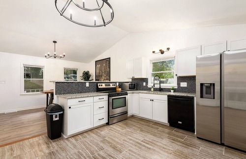 Paw Creek House | Charming 3-bedroom house in marvelous Charlotte with a pond oasis