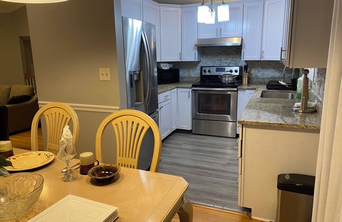 Winchester House | Charming 3-bedroom house in wonderful Winchester with WiFi, AC