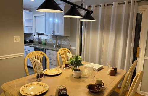 Winchester House | Charming 3-bedroom house in wonderful Winchester with WiFi, AC