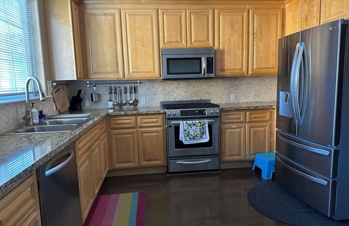 Fremont House | Charming 3-bedroom home with central AC/heating in safe and lovely Fremont