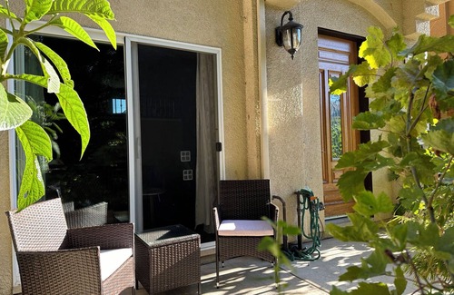 Fremont House | Charming 3-bedroom home with central AC/heating in safe and lovely Fremont