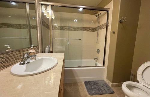 Fremont House | Charming 3-bedroom home with central AC/heating in safe and lovely Fremont