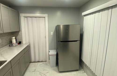 Detroit House | Charming 3-bedroom house in welcoming Detroit with WiFi, AC