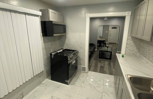 Detroit House | Charming 3-bedroom house in welcoming Detroit with WiFi, AC