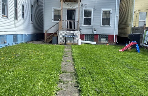 Drayton Plains House | Charming 3-bedroom house with AC and WiFi in marvelous Detroit