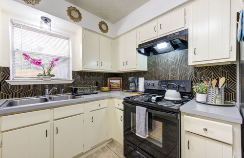 Houston House | Charming 3-bedroom house in Convenient area