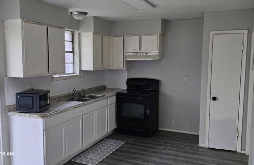 Clodine House | Charming 3-bedroom house with Backyard