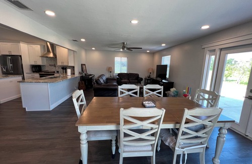 Sebring House | Charming 3-bedroom house with AC and WiFi in delightful Sebring on 10 acres.
