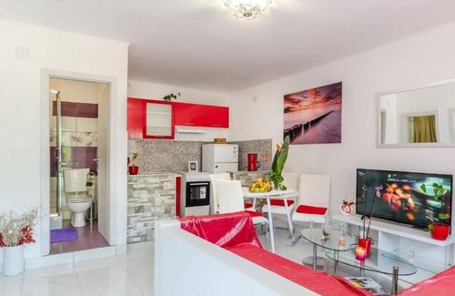 Cara House | Charming 3-bedroom house in Croatian nature with a view and right by the sea