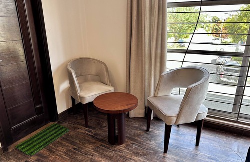 Lahore House | Charming 3-bedroom house with AC, WiFi in lively DHA Lahore