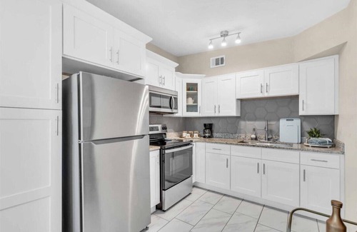 Tampa House | Charming 3-bedroom house in fabulous Tampa. just minutes from Busch Gardens