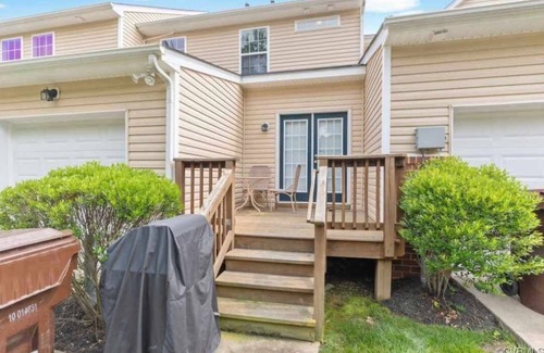 Brandermill House | Charming 3-bedroom townhome in Midlothian with WiFi, TV and AC