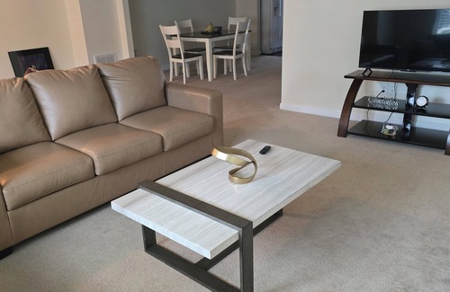 Brandermill House | Charming 3-bedroom townhome in Midlothian with WiFi, TV and AC