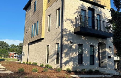 Downtown Little Rock House | Charming 3-bedroom townhome with WiFi, AC in Little Rock