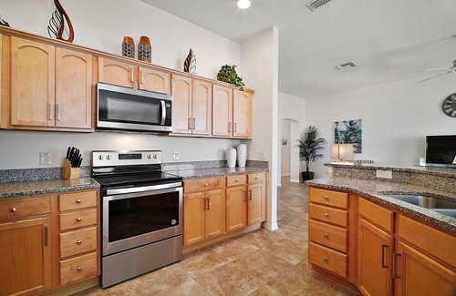 Lake Sumter Landing Villa | Charming 3-bedroom villa walking distance to Lake Sumter Sq Golf Cart included