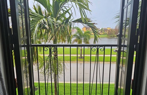 Biggar Villa | Charming 3-bedroom villa with WiFi and AC in Fort Myers Gated Community