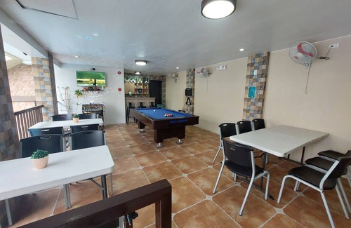 Calamba Villa | Charming 3 Bedrooms with natural hotspring