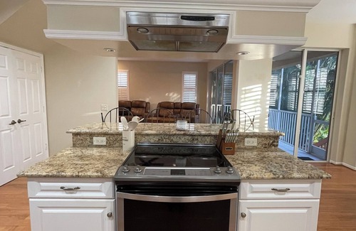 Bonita Springs Cottage | Charming 3-br cottage with WiFi, AC in beautiful Bonita Springs. Very private
