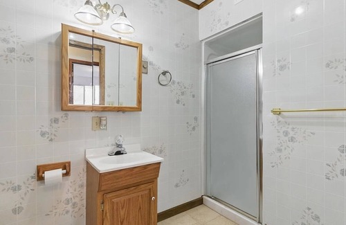 Deadwood House | Charming 3-BR house w/WiFi, AC, great view & new furniture in delightful Lead.