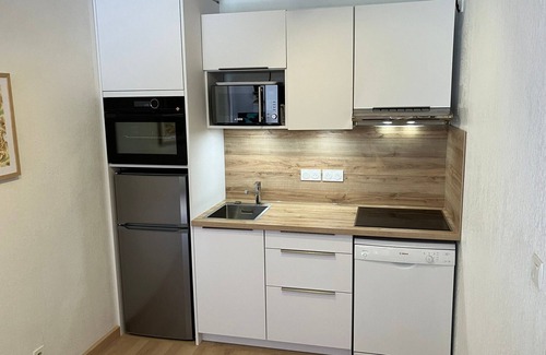 Samoens Apartment | Charming 3-room apartment with pools, sauna, parking, near village in Samoëns