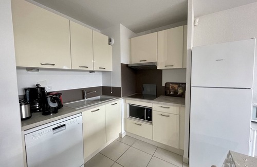 Sete Apartment | Charming 3-Room Modern Apartment Near Beach with Parking