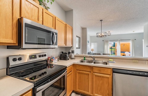 Kissimmee House | Charming 3BD/2.5BA ✰ Jacuzzi + Lake View