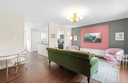 Northwest Raleigh House | Charming 3BD - Backyard - Near Downtown & NCSU