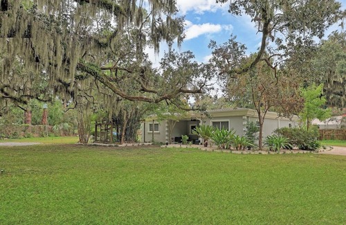 Whitemarsh Island House | Charming 3bedroom house 8 minutes from Tybee and 12 minutes to riverfront