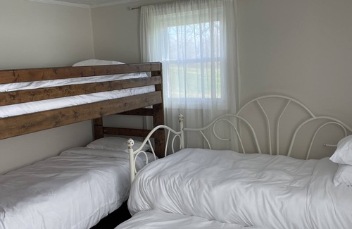Jamestown Other | Charming 3BR-2BA country home-organic farm, ~5 min to 2 wedding barns! Sleeps 10