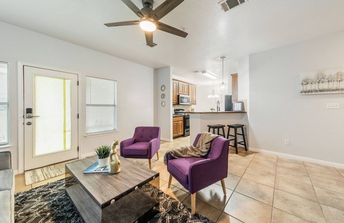 Elgin House | "Charming 3BR/2BA Haven: Short Distance to Austin and surrounding Cities!