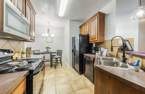 Elgin House | "Charming 3BR/2BA Haven: Short Distance to Austin and surrounding Cities!