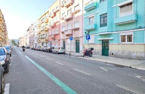 Sete Rios Apartment | Charming 3BR APT w/patio, by TimeCooler