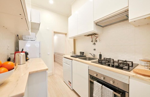 Sete Rios Apartment | Charming 3BR APT w/patio, by TimeCooler