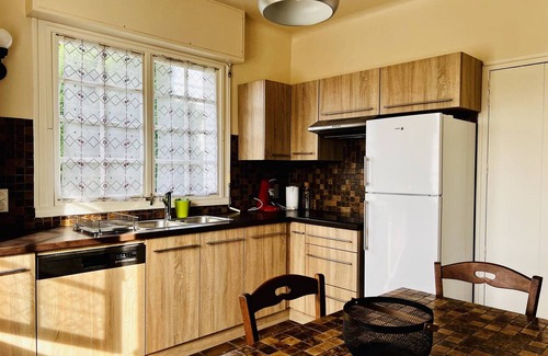 Cambo-les-Bains House | Charming 3BR House in Cambo-Les-Bains Center - Terrace, Garden, Pets Welcome, Internet Fiber
