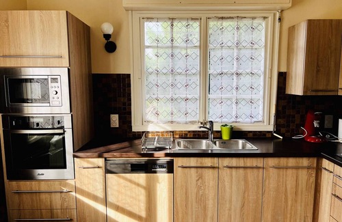Cambo-les-Bains House | Charming 3BR House in Cambo-Les-Bains Center - Terrace, Garden, Pets Welcome, Internet Fiber