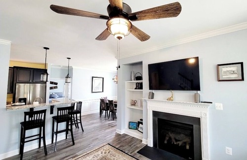 Issue House | Charming 3BR with Fire Pit and Large Covered Porch