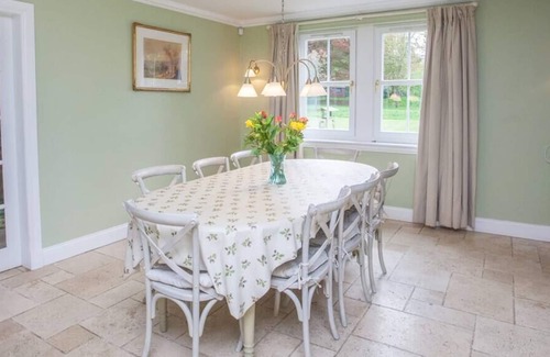 Glasgow House | Charming 4-Bed Cottage with Large, Private Gardens